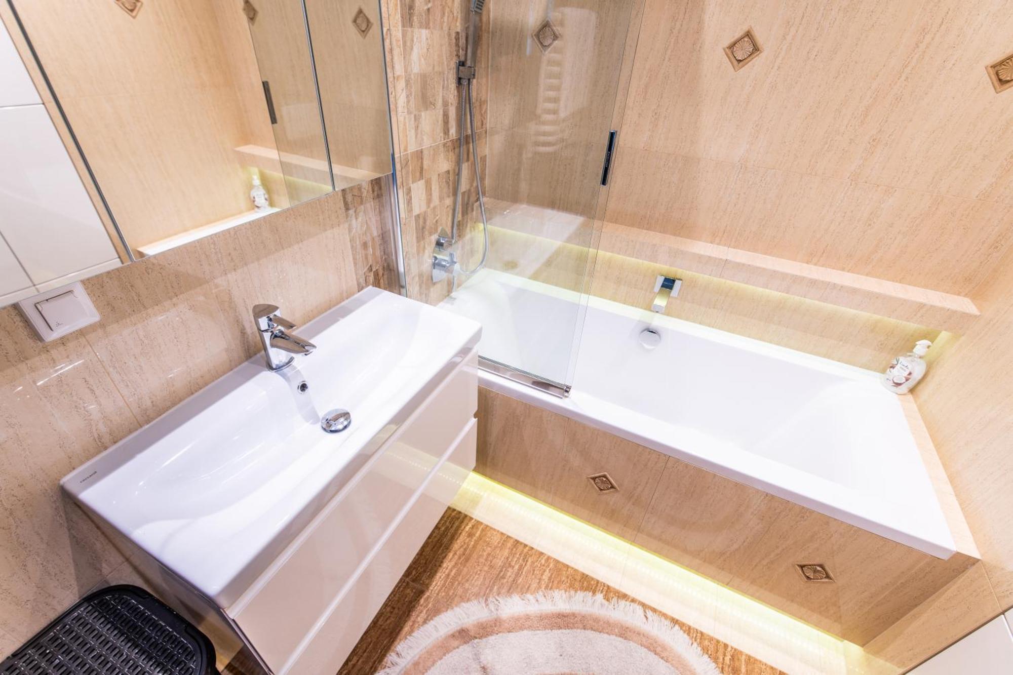 Large Luxury Apartment *